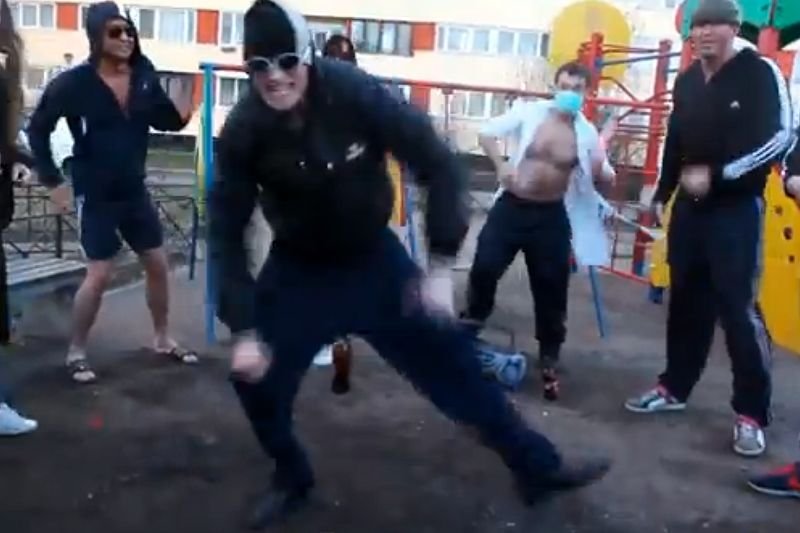 Zrzut ekranu z kanału petersburskiego Radia Record.