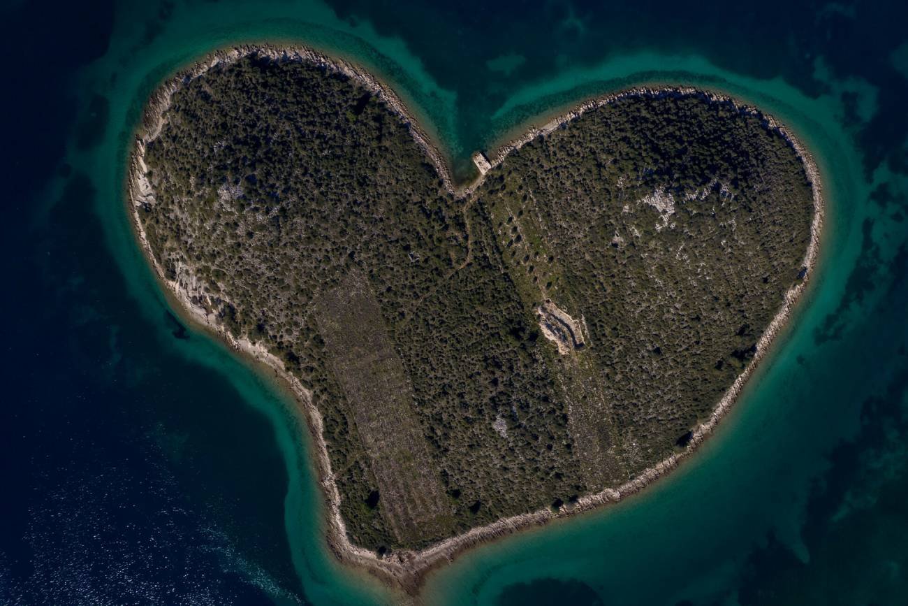 Zdewastowano chorwacką perełkę. Na wyspie ruszyła... nielegalna budowa