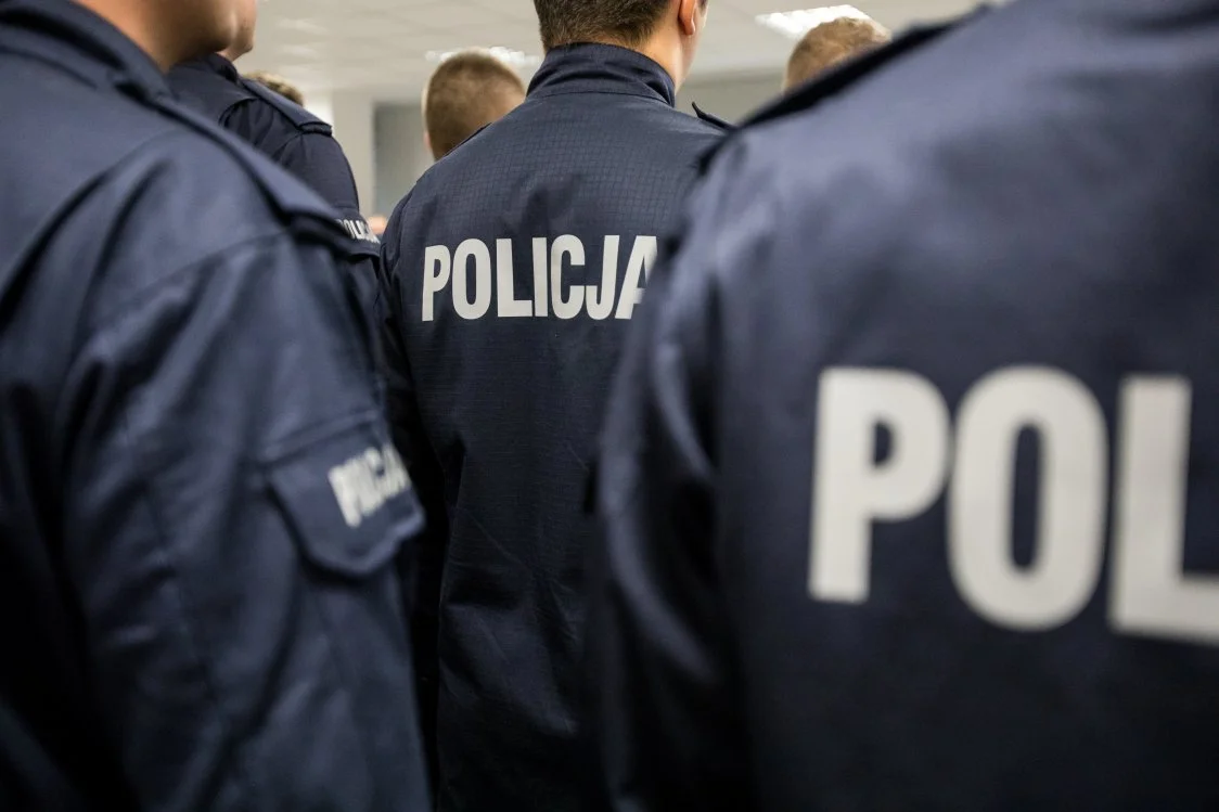 Policjanci z Gostynia namierzyli osobę, która w październiku na lekcji online pokazała dzieciom film pornograficzny.