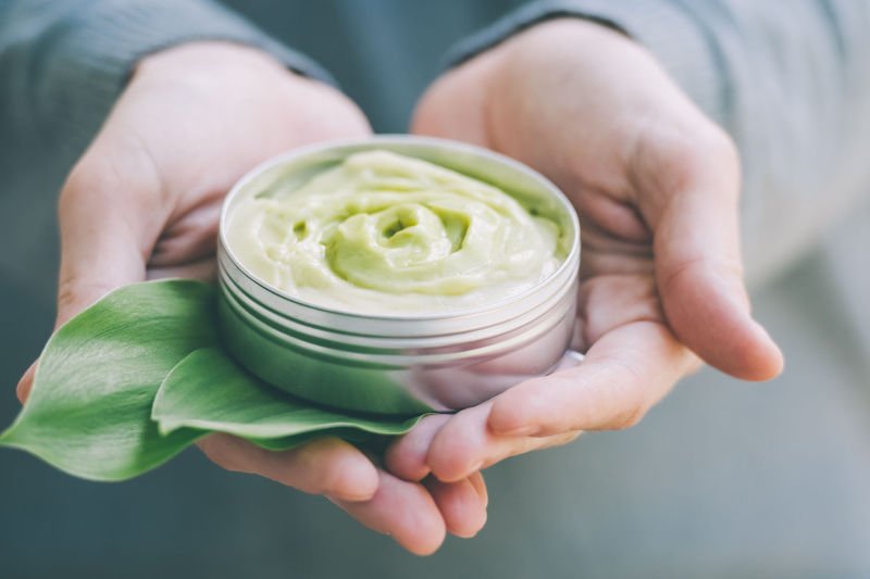 Nie kupuj kosmetyków. Stwórz je sama, w domowym zaciszu