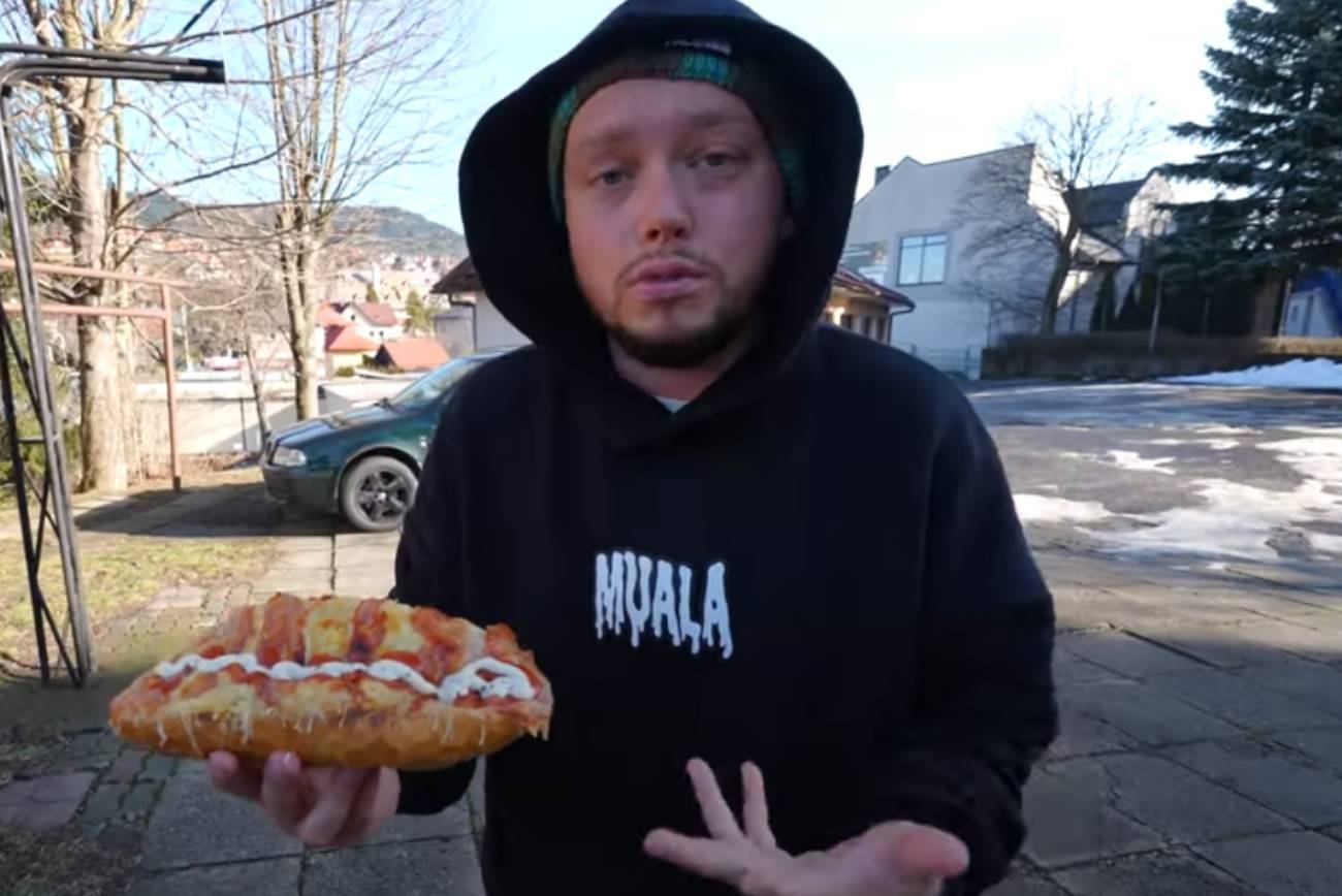 Książulo ogłosił najlepszą zapiekankę na świecie. Za 14 złotych z Limanowej Książulo ogłosił najlepszą zapiekankę na świecie. Za 14 złotych z Limanowej