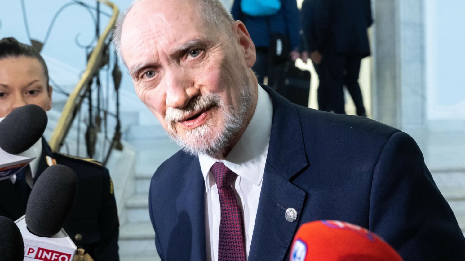 Antoni Macierewicz połączył katastrofę smoleńską z wojną w Ukrainie.