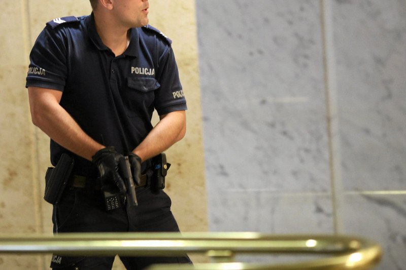 Policjant użył broni wobec agresywnego pacjenta w jednym z łódzkich szpitali.