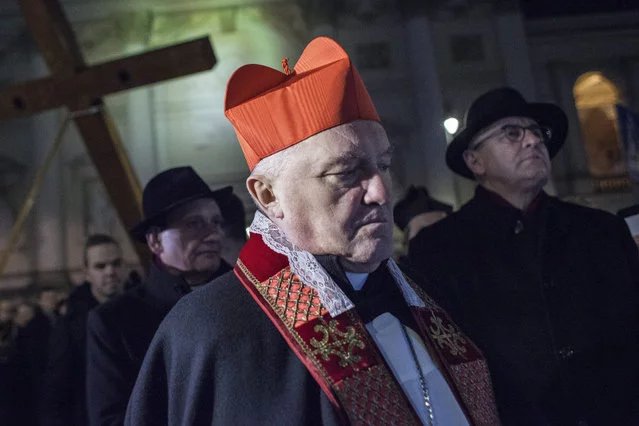 - Proszę Boga, żeby nic złego się nie stało, żeby nie został zachwiany żaden fundament w trójpodziale władzy - stwierdził kard. Kazimierz Nycz.
