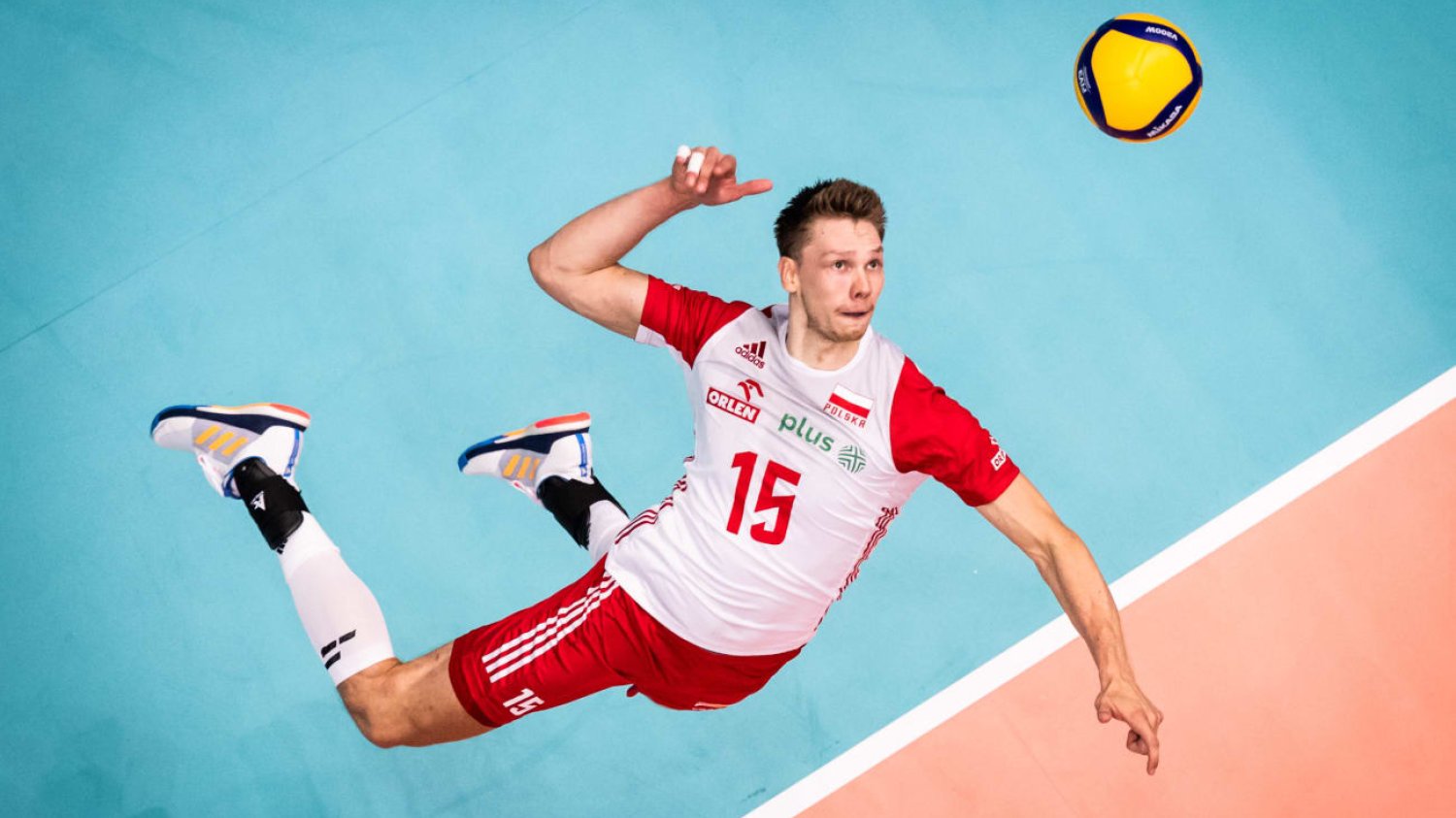 Jakub Kochanowski to jeden z pewniaków w kadrze trenera Nikoli Grbicia. Środkowy imponuje formą na MŚ 2022.