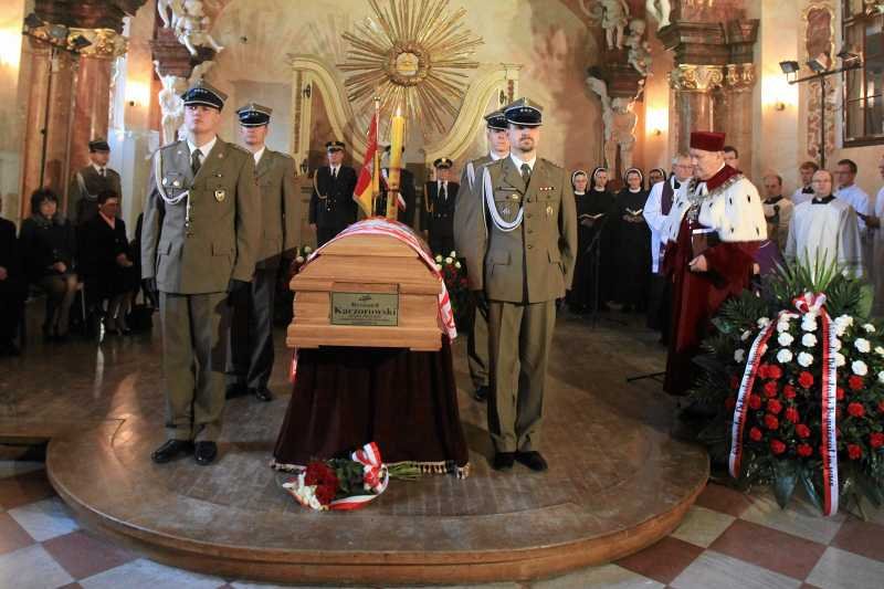 Uroczystość pożegnania ciała prezydenta Ryszarda Kaczorowskiego na Uniwersytecie Wrocławskim.
