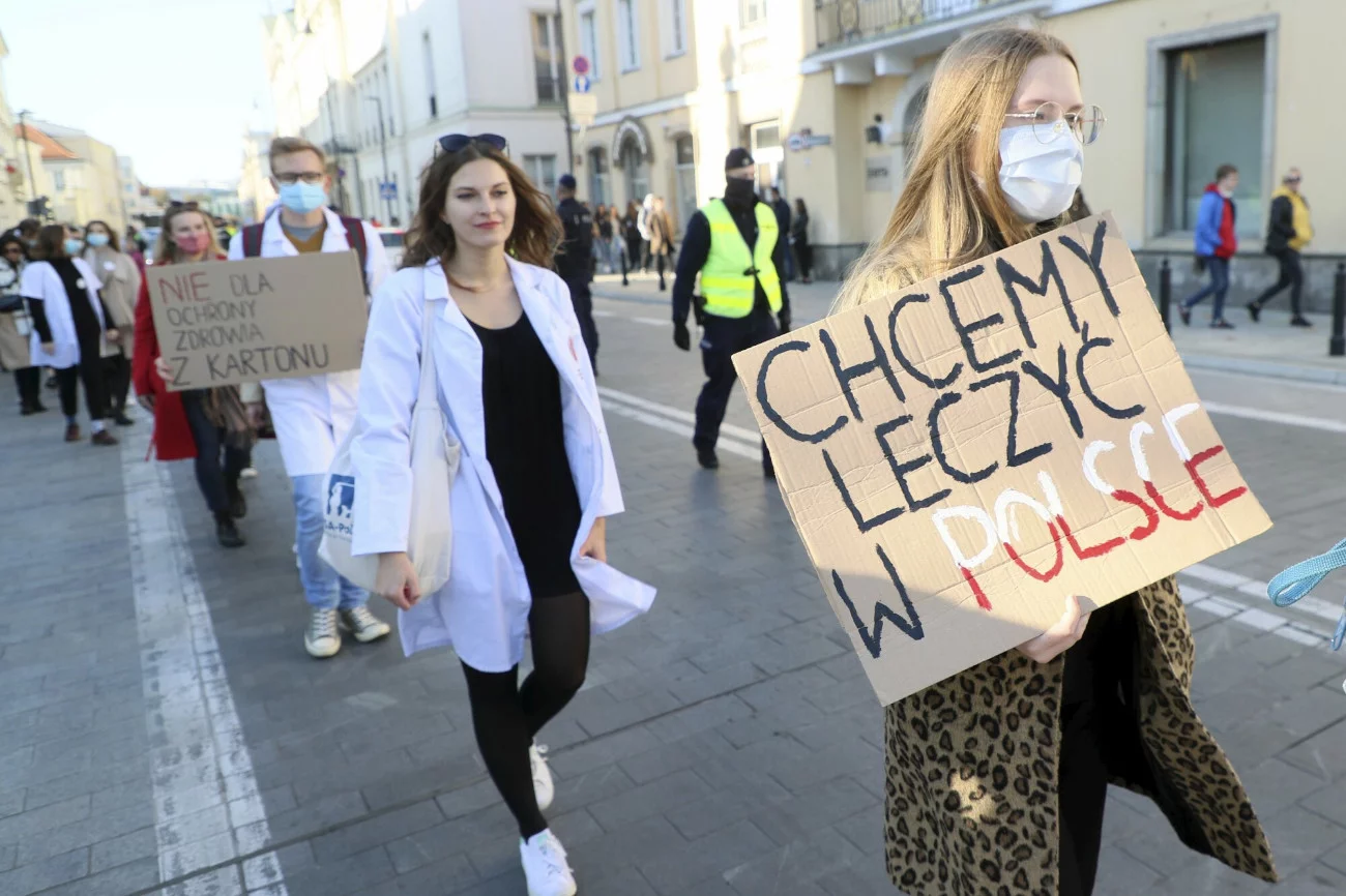 Lekarze mają wątpliwości co do jakości kształcenia przyszłych lekarzy na niektórych uczelniach.