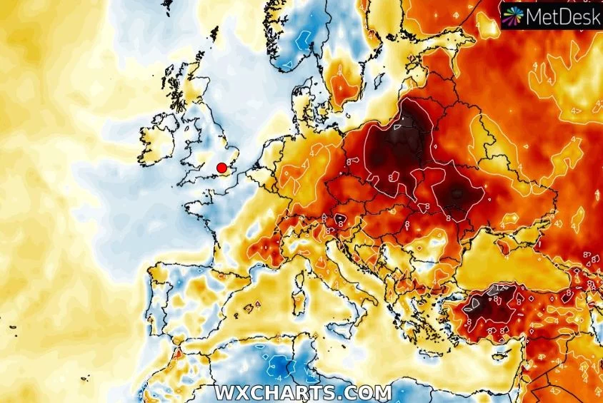 Wraz z długim weekendem w Polsce rozkręcać się będzie fala upałów. Najgoręcej powinno być we wtorek, gdzie na tle Europy Polska jawi się jako epicentrum upałów.
