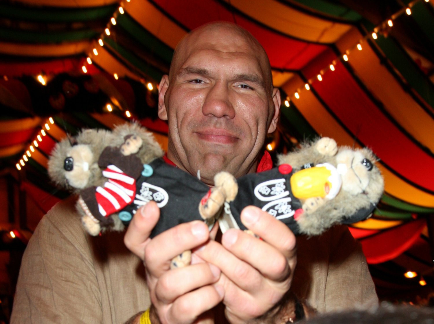 Rosyjski mistrz świata w boksie Nikołaj Wałujew dostał powołanie do wojska. I zamierza iść na front