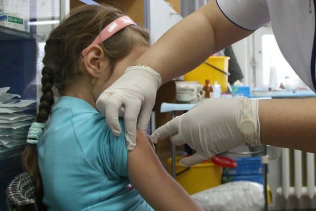 Wikary zwoleńskiej parafii miał przekonywać, że szczepionki są wytwarzane z poaborcyjnych płodów