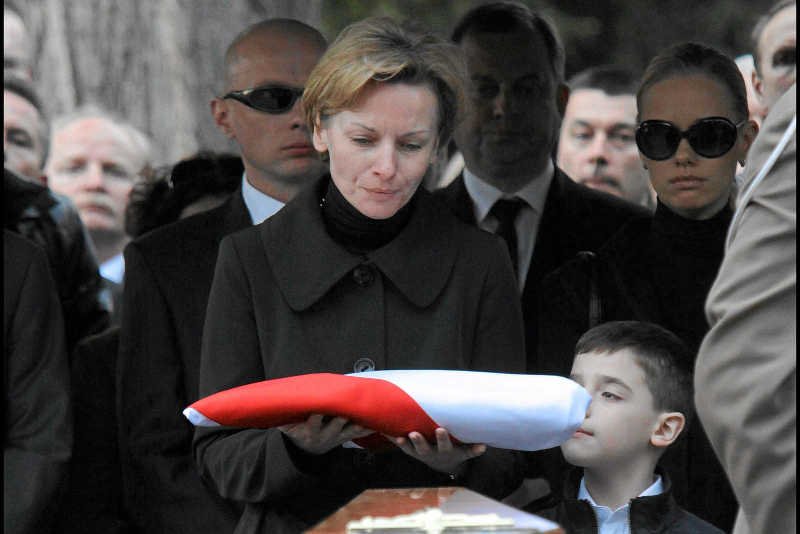 Dorota Skrzypek krytykuje prokuraturę za opieszałość.