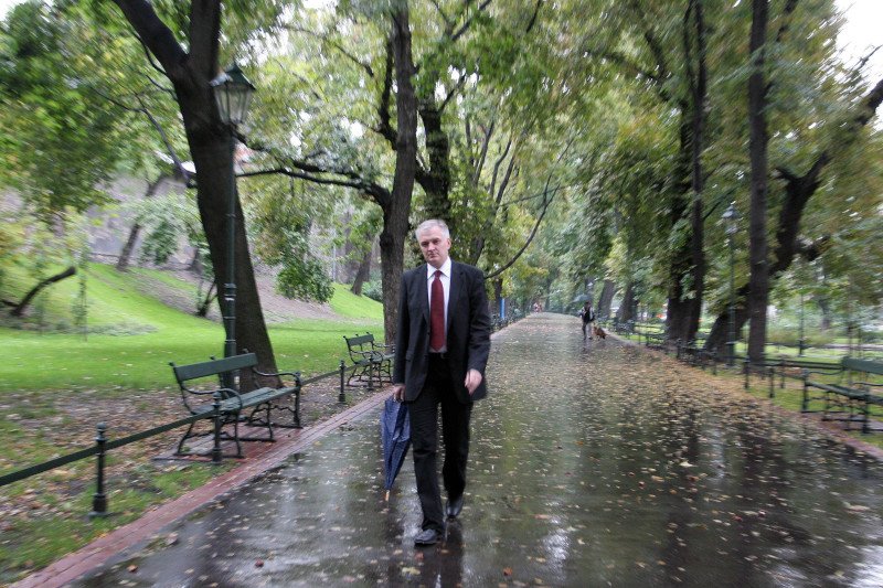 Jarosław Gowin od lat korzysta ze spacerów po krakowskich Plantach.