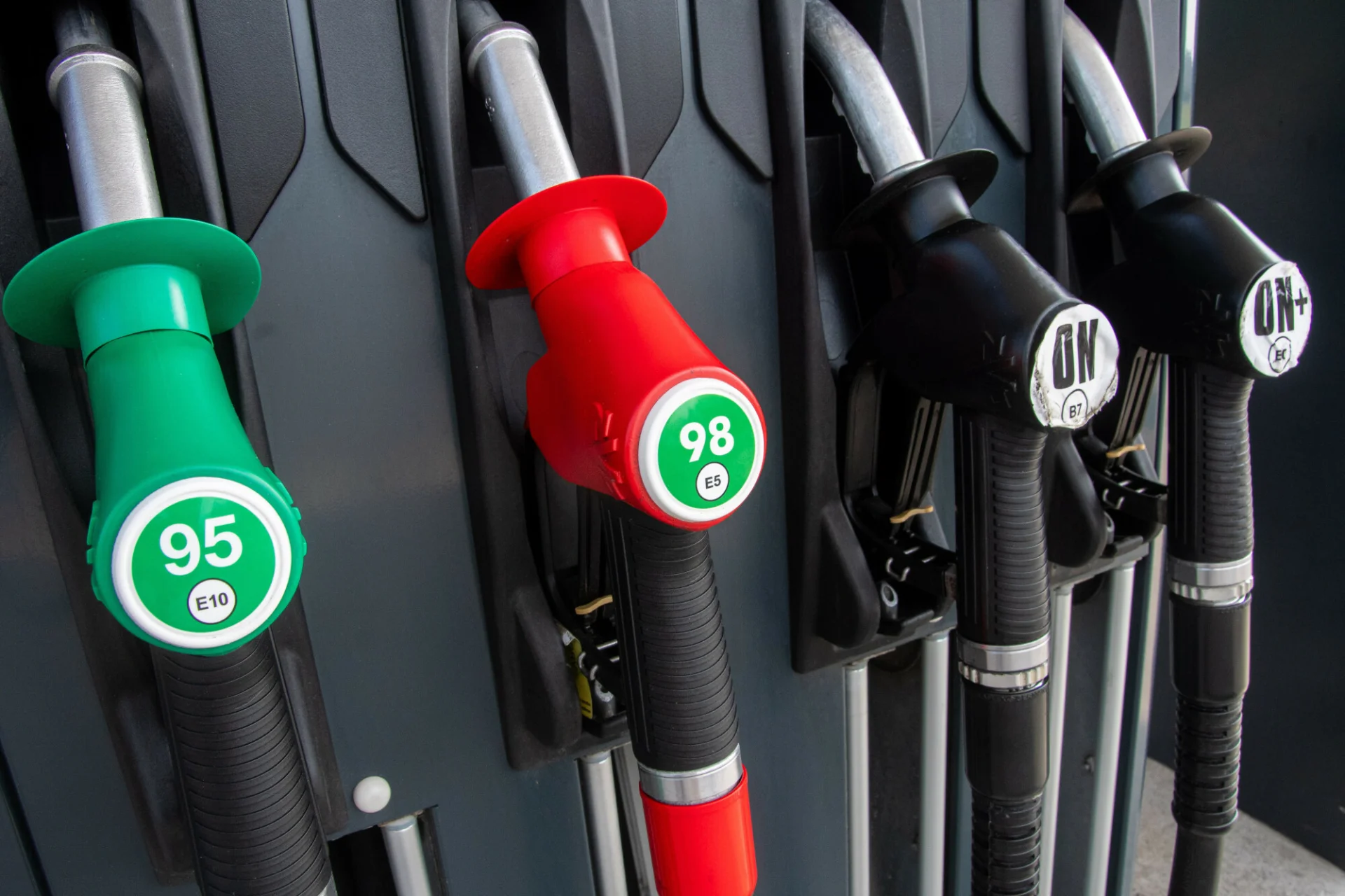 Ceny benzyny, diesla i LPG na majówkę. Paliwo będzie jeszcze tańsze