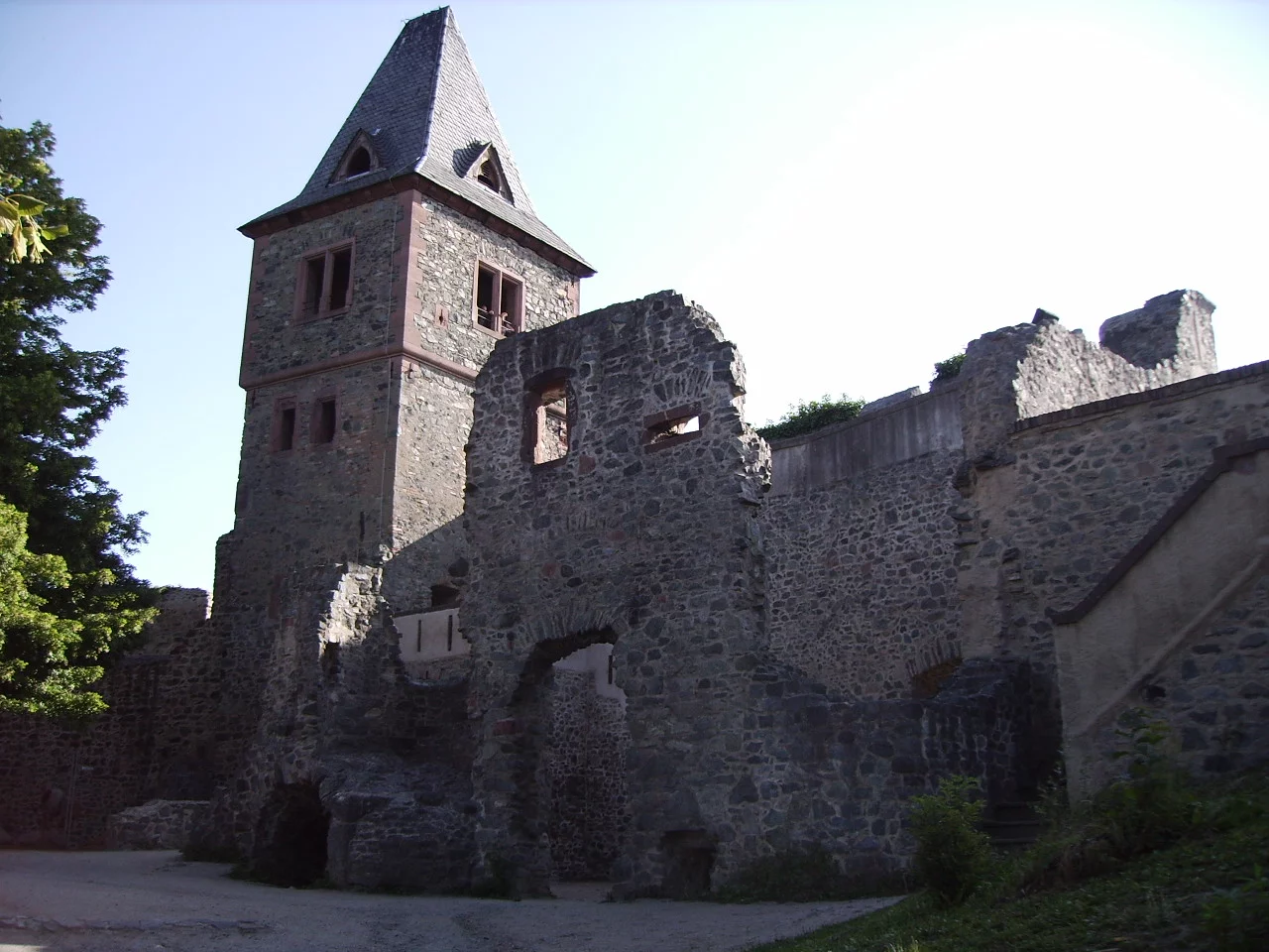 Zamek Frankenstein niedaleko Darmstadt.