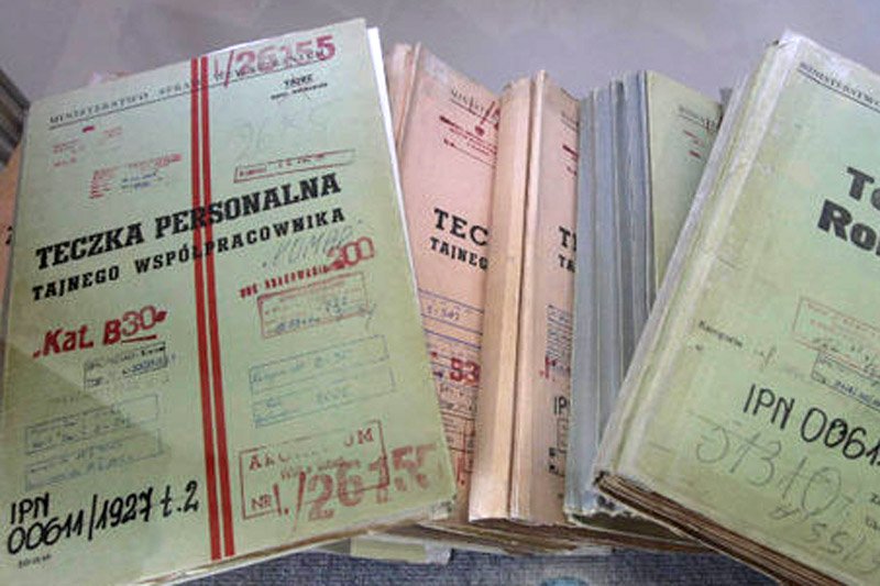 Kim byli ludzie, którzy stali za tworzeniem takich teczek i walczyli o opozycją o przetrwanie PRL?