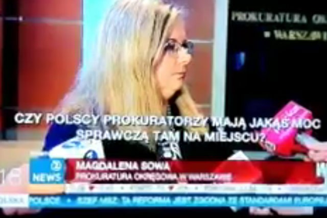 Magdalena Sowa z prokuratury okręgowej w Warszawie odpowiada na pytania dziennikarzy ws. wyjazdu polskich śledczych do Rimini.