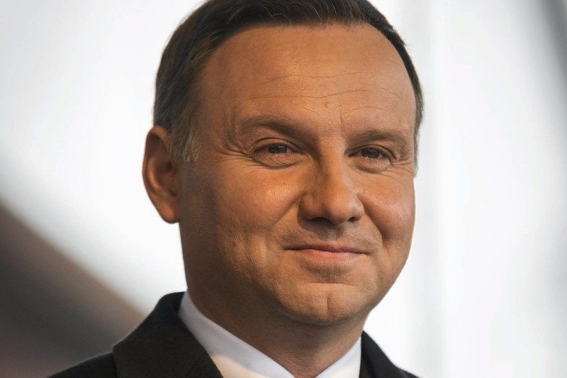 Prezydent Duda wycofuje się ze słów o "dojnej ojczyźnie". I sugeruje, że może nie poprzeć całkowitego zakazu aborcji