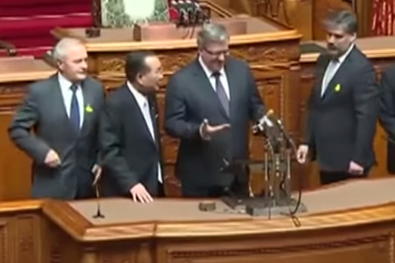 Bronisław Komorowski narobił sobie obciachu m.in. podczas wizyty w Japonii.