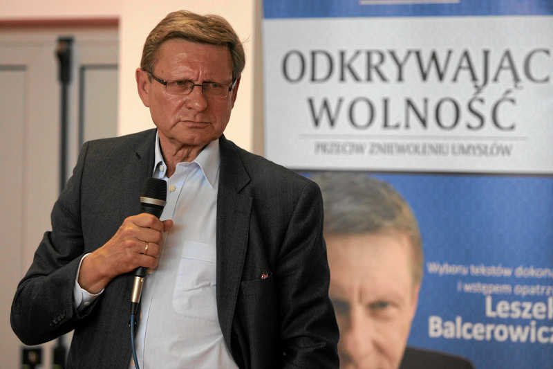 Jacek Żakowski zarzuca Leszkowi Balcerowiczowi liczne błędne decyzje polityczne.