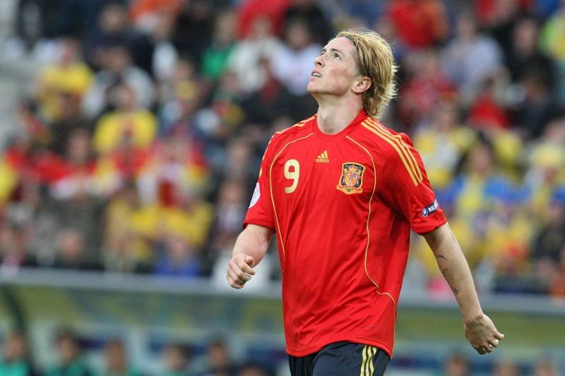 Fernando Torres stał się obiektem kpin w Wielkiej Brytanii kiedy w meczu Chelsea z Mancehsterem United nie trafił do pustej bramki