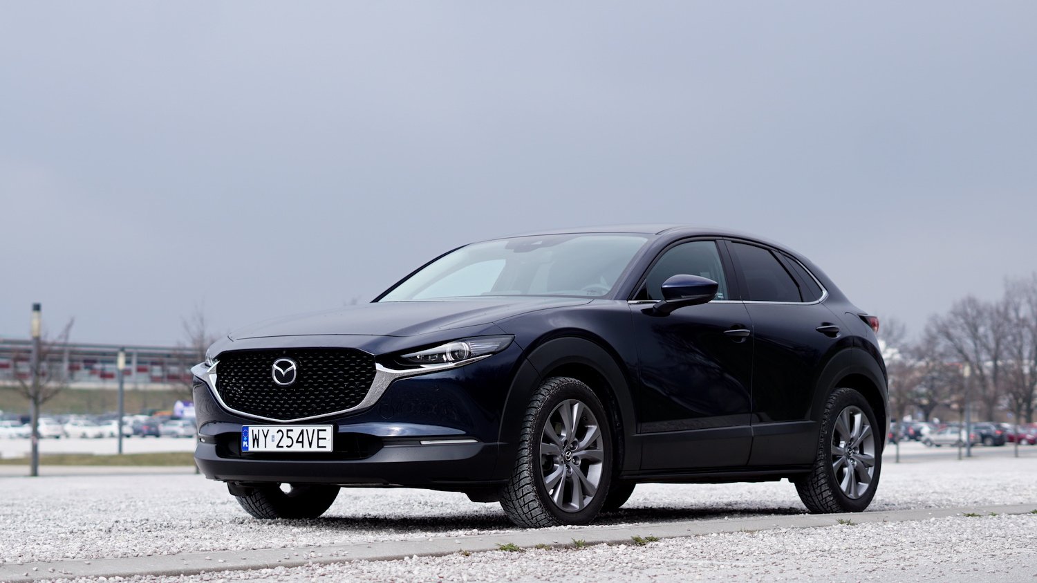 Mazda CX-30 Może być uznawana za auto z półki premium. Ma jednak parę oczywistych wad.