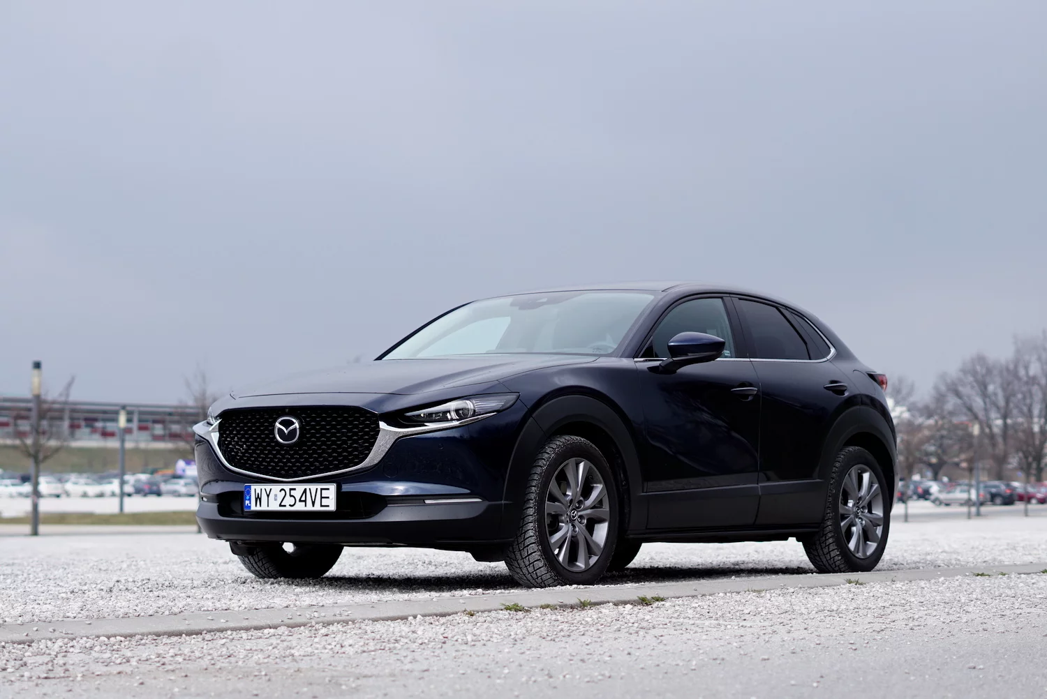 Mazda CX-30 Może być uznawana za auto z półki premium. Ma jednak parę oczywistych wad.