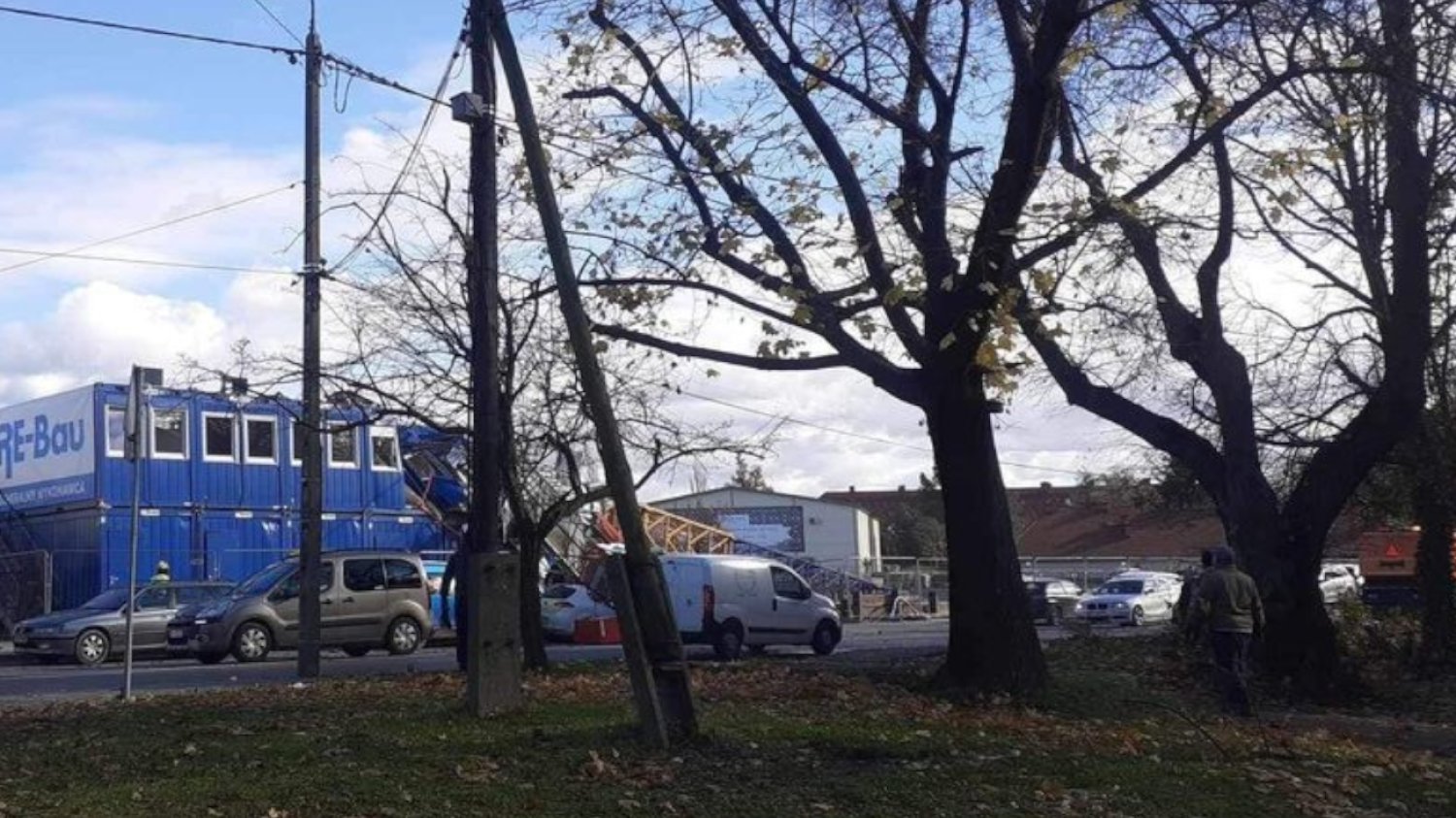 Tragiczny wypadek na placu budowy w Wieliczce. Nie żyje operator dźwigu.