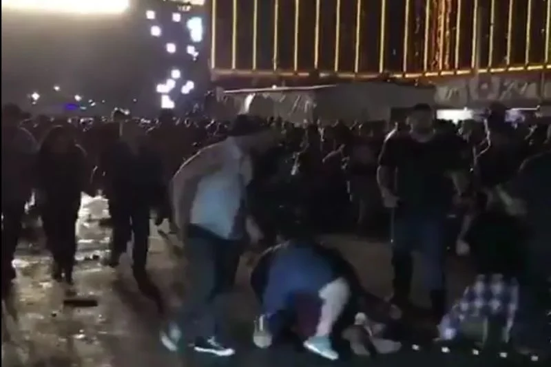 W strzelaninie w Las Vegas zginęło 50 osób, a tragiczny bilans ciągle wzrasta.