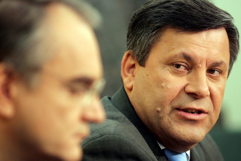 Zmiana na stanowisku szefa w PSL-u spowodowała sporo zamieszania. Na zdjęciu stary i nowy przewodniczący ludowców: Waldemar Pawlak i Janusz Piechociński.