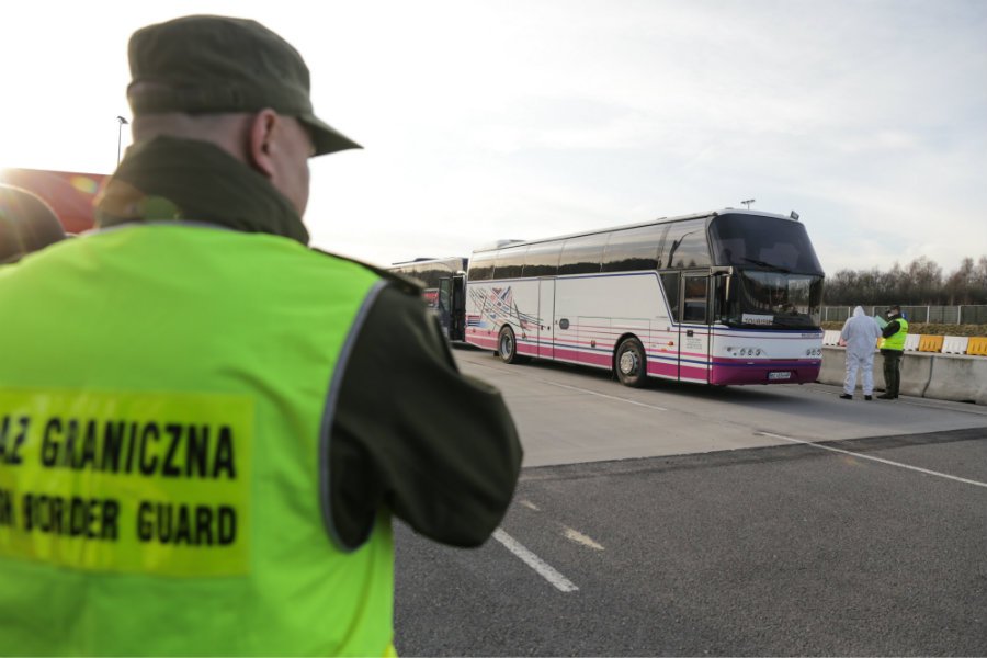 Czeski rząd wprowadził szereg zakazów w przemieszczaniu się w związku z epidemią koronawirusa. Zabronione są przewozy taksówką.
