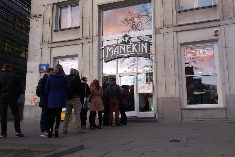 Naleśnikarania Manekin w Warszawie jest niezwykle modnym i obleganym miejscem. Na czym polega jej sekret?