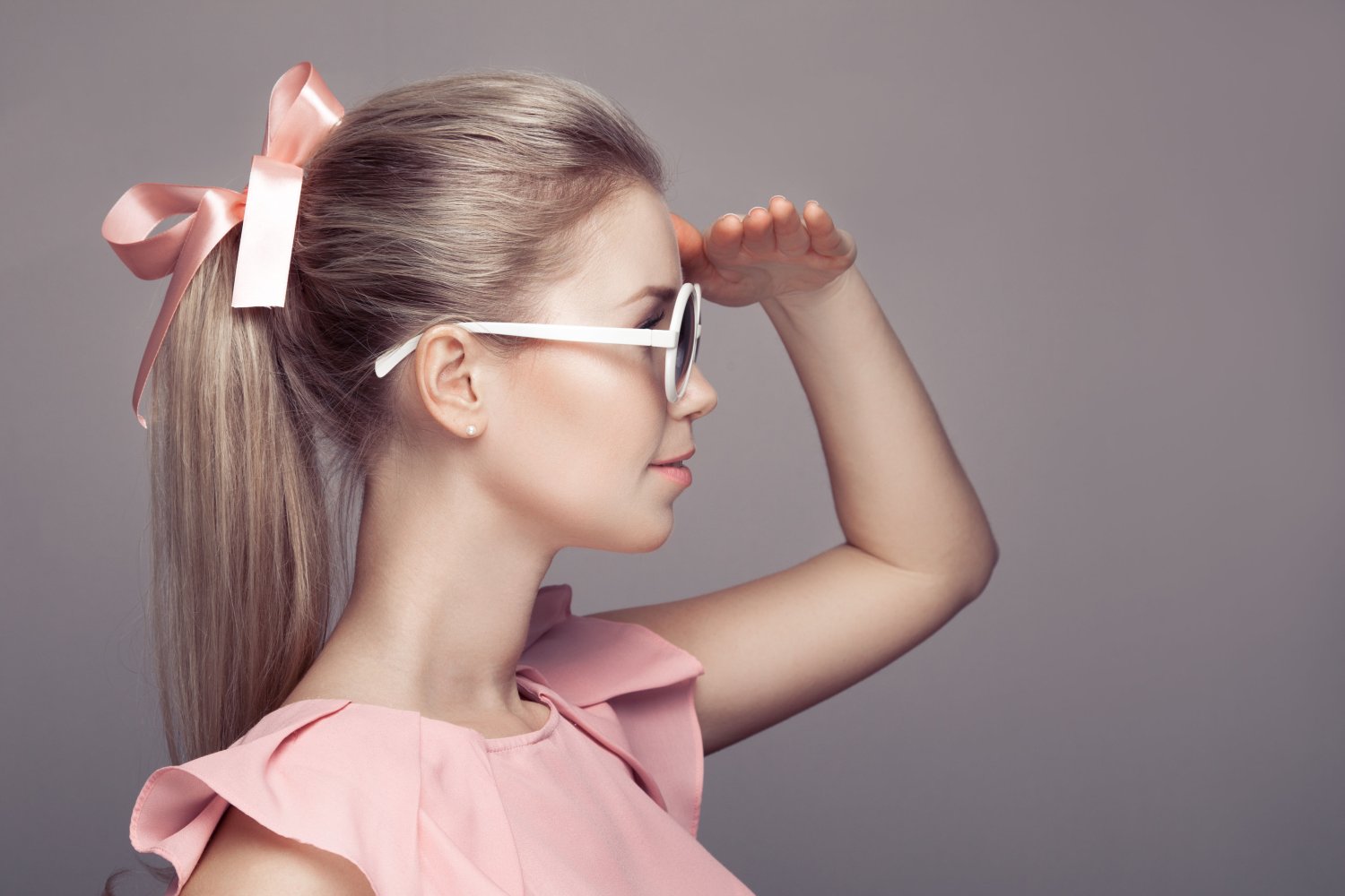 Królewna wypatrująca księcia.