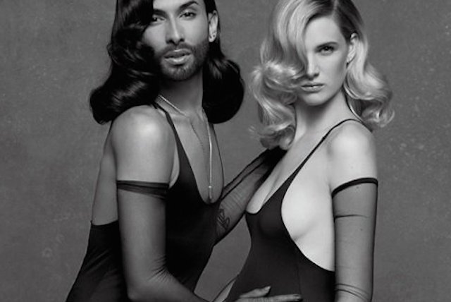 Conchita nową muzą Lagerfelda: "To ikona". Pozuje w bieliźnie i na kolanach u ciężarnej.