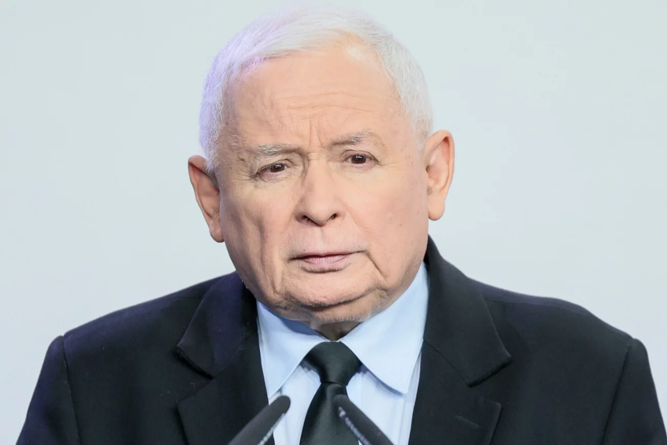 "Ochroniarz Kaczyńskiego" miał stracić pracę w Orlenie. Zaskakujące ustalenia dziennikarzy.