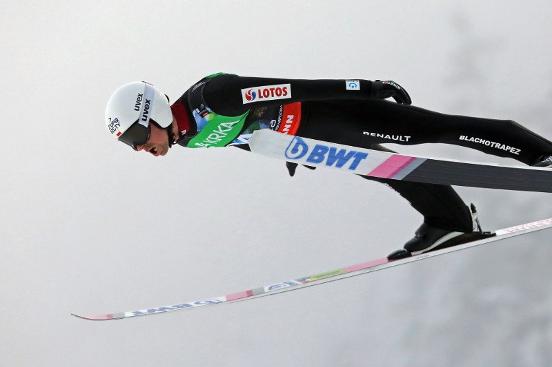 Niemiec wygrywa złoto. Trzech Polaków w ścisłej dziesiątce - najlepszy Piotr Żyła.