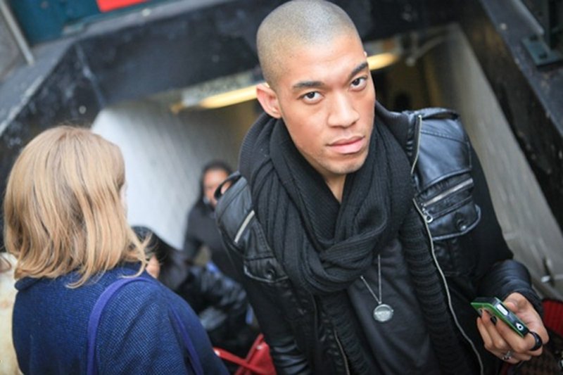 Mark, pociąg L - sesja Nowojorczyków w metrze autorstwa Angeli Pham