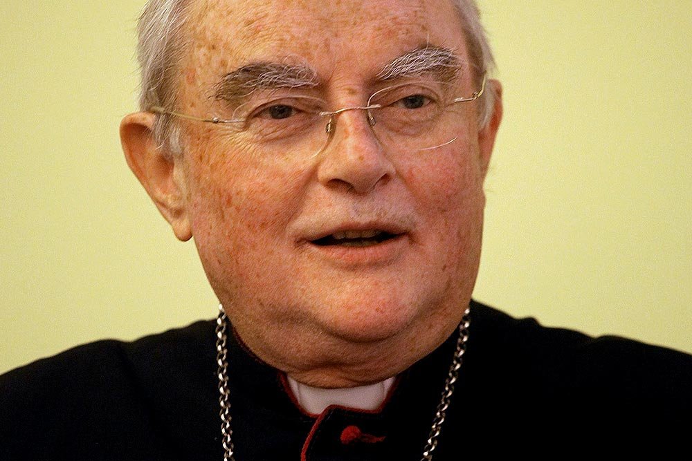 Arcybiskup warszawsko - praski Henryk Hoser