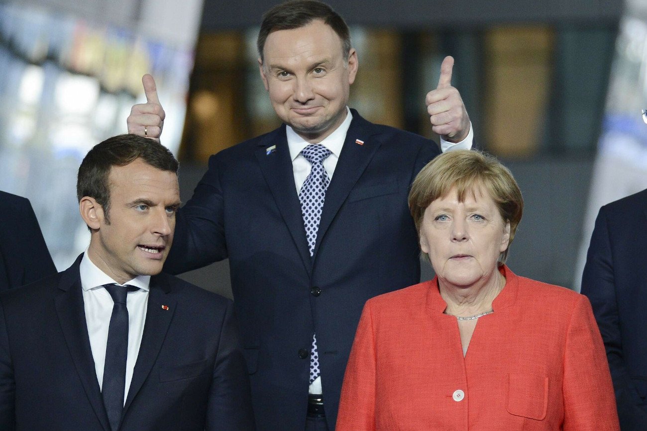 Kanclerz Niemiec i prezydent Francji podjęli zabiegi dyplomatyczne ws. zażegnania kryzysu na granicy polsko-białoruskiej. Zdjęcie: szczyt NATO w Brukseli 2017.