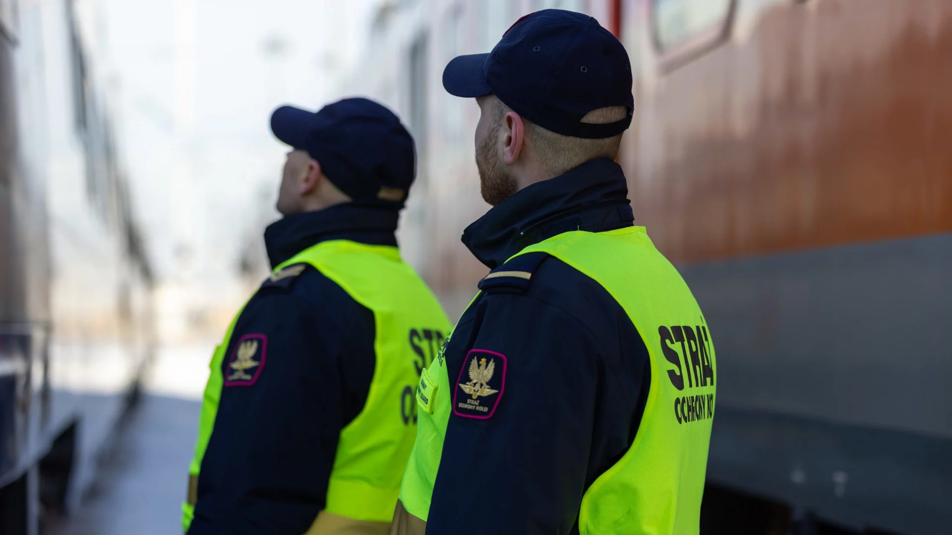 Ile zarabia strażnik SOK? Oferty pracy