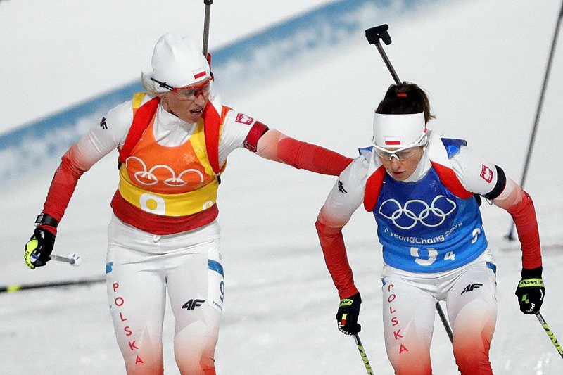 Polskie biathlonistki straciły szanse na medal w Pjongczangu, co załamało Tomasza Sikorę.