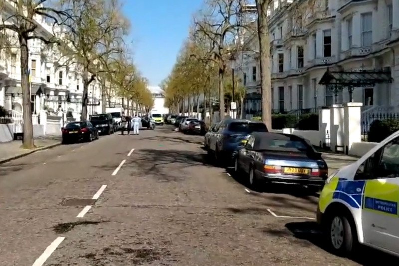 W Londynie 40-letni kierowca dwukrotnie uderzył swoim samochodem w auto należące do ambasadora Ukrainy.