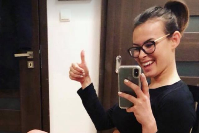 Dietetyczka Karolina Gruszecka opublikowała post, w którym pokazała fałdki na brzuchu. Jej wpis polubiło już 6 tys. osób.