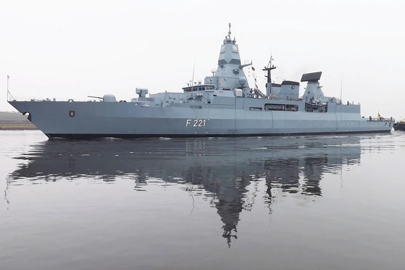 Fregata Hessen, która patroluje wybrzeża Jemenu