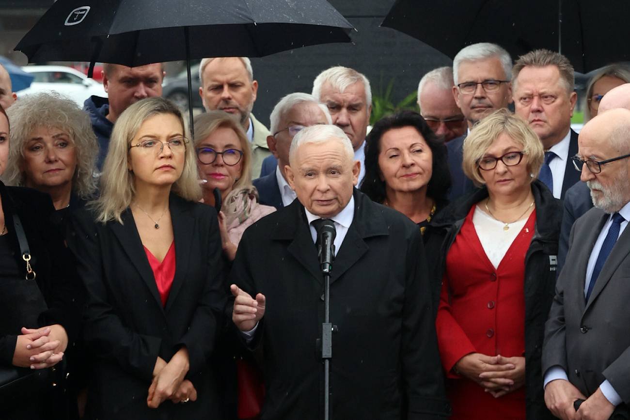 Na zdjęciu Jarosław Kaczyński na 173. miesięcznicy smoleńskiej