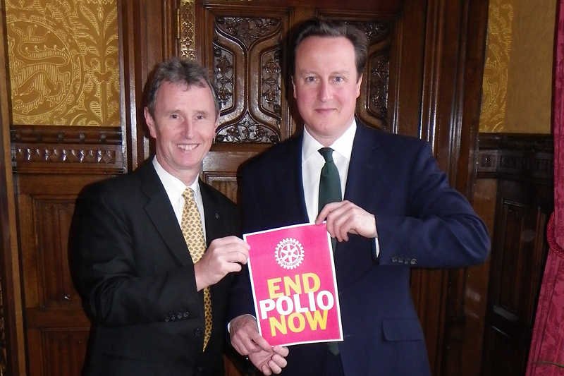 Wiceprzewodniczący Izby Gmin został zatrzymany pod zarzutem gwałtu. Na zdjęciu z premierem Davidem Cameronem.