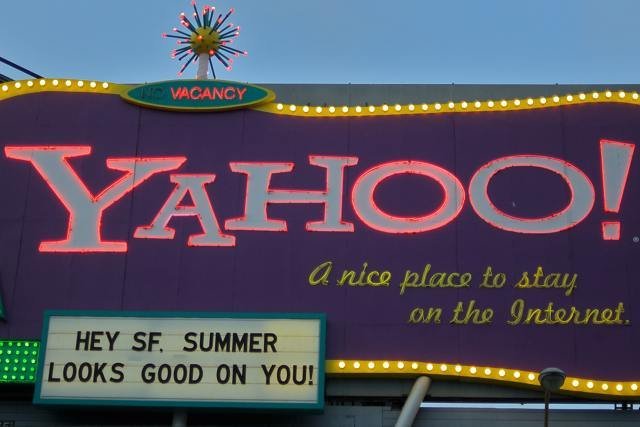 Firma Yahoo chce, by użytkownicy jej poczty nie blokowali reklam