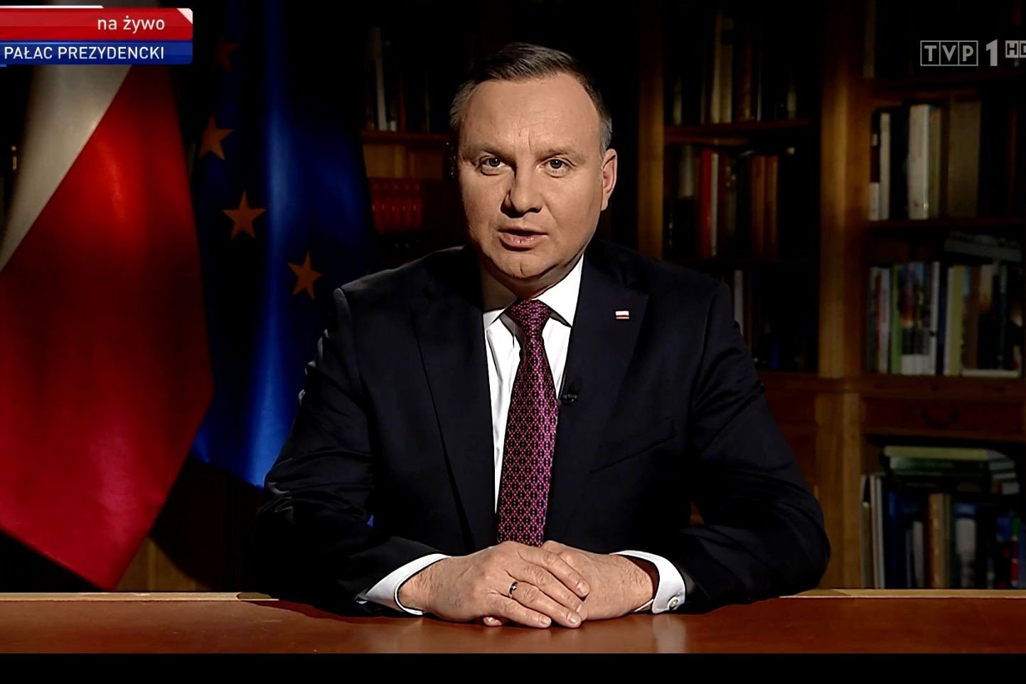 Zdaniem Andrzeja Dudy poziom zachorowań na koronawirusa w Polsce zwalnia. Tymczasem wiadomo już, że właśnie odnotowaliśmy rekordowy dzień z 245 zachorowaniami.