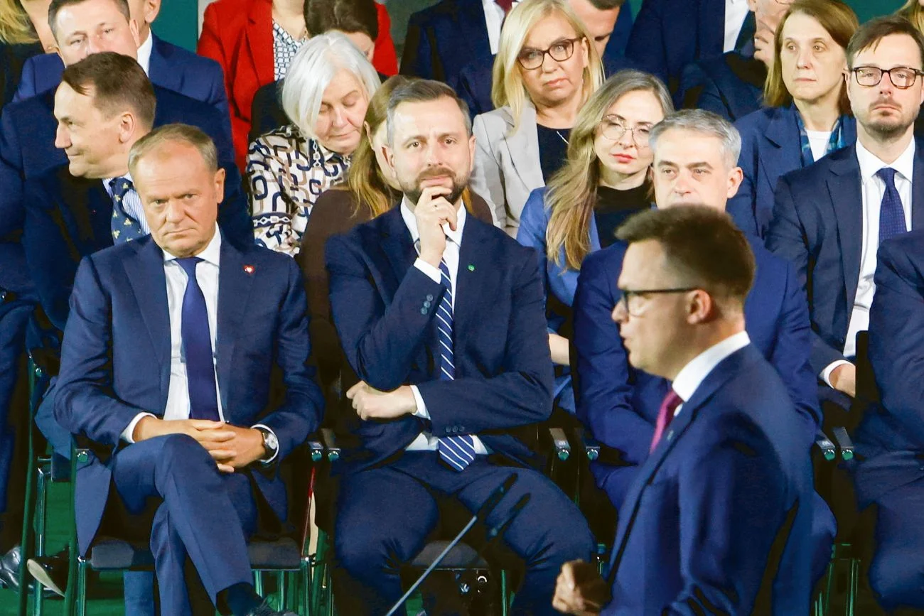Polityczne trzęsienie ziemi w nowym sondażu. Aż trzy partie poza Sejmem. Polityczne trzęsienie ziemi w nowym sondażu. Aż trzy partie poza Sejmem.