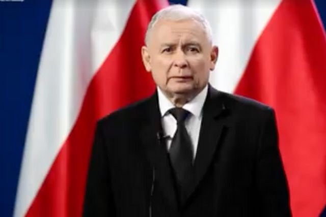 Jarosław Kaczyński popiera zakaz hodowli zwierząt na futra.
