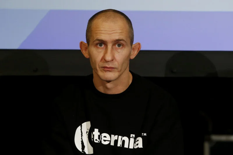Wbrew doniesieniom portali internetowych raper Eldo nie zakończył kariery.